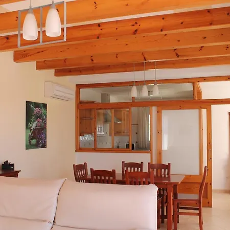 Elena, Cala'n Bruc Vila Cala'N Blanes (Menorca)