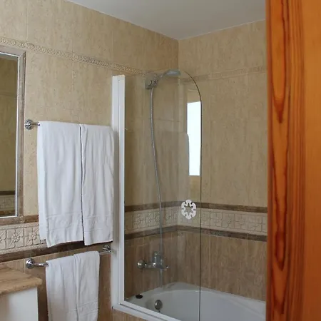 Elena, Cala'n Bruc *