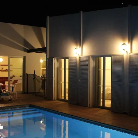 Elena, Cala'n Bruc *