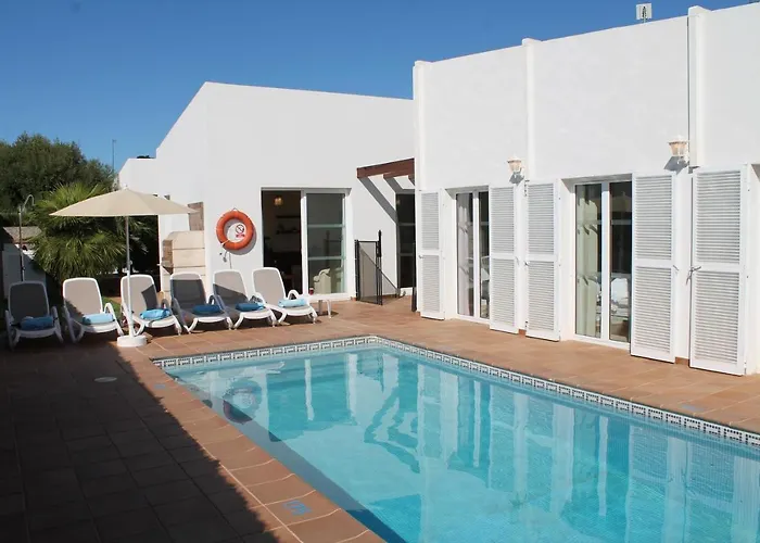 Elena, Cala'n Bruc Villa Cala'N Blanes (Menorca)