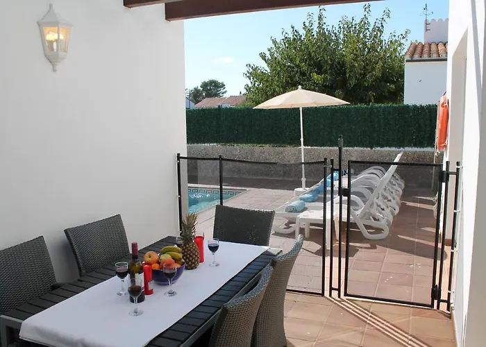 Elena, Cala'n Bruc Villa Cala'N Blanes (Menorca)