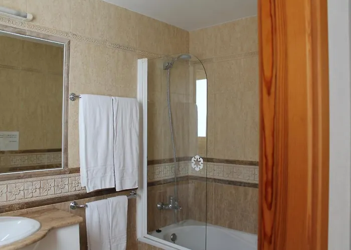 Elena, Cala'n Bruc *